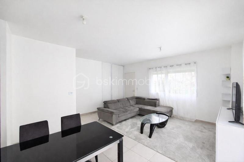 Appartement - 85 m² - 5 pièces