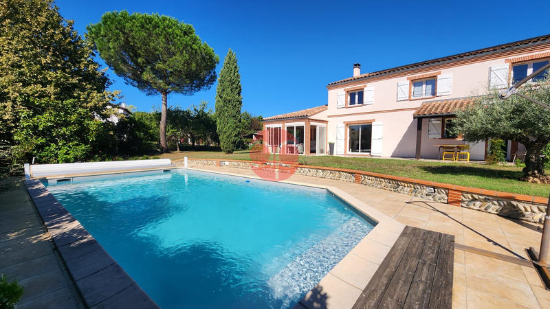 Maison - 166 m² - 6 pièces