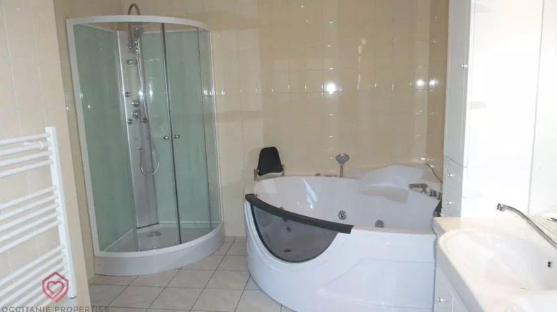 Villa - 250 m² - 4 pièces