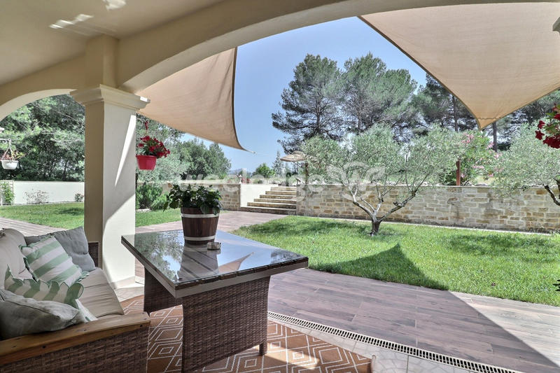Bastide - 334 m² - 9 pièces