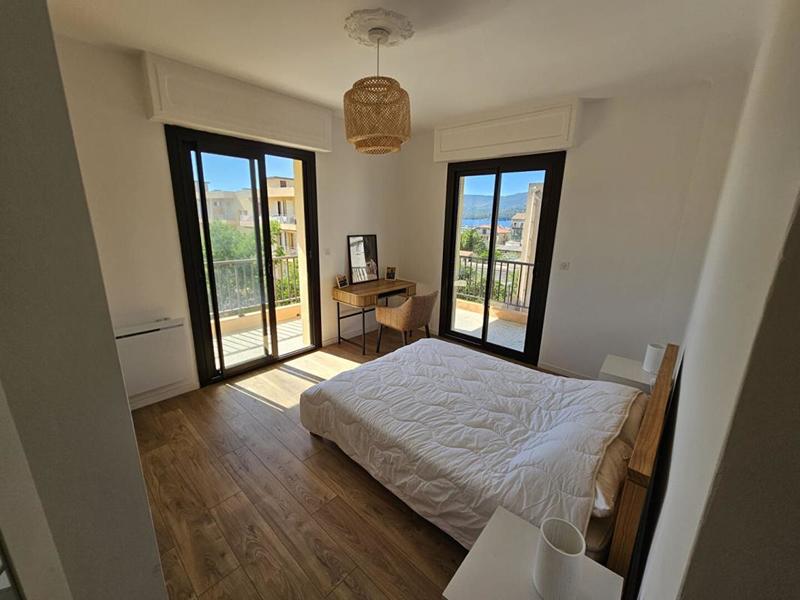 Appartement - 105 m² - 4 pièces