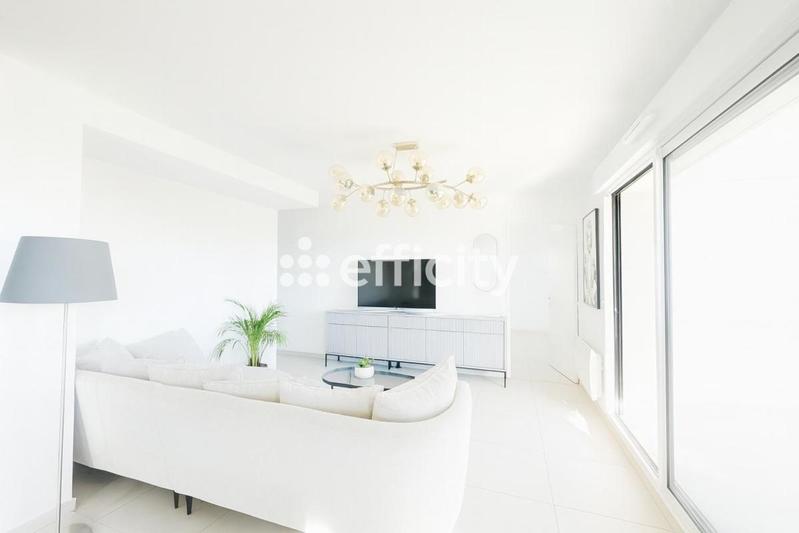 Appartement - 96 m² - 4 pièces