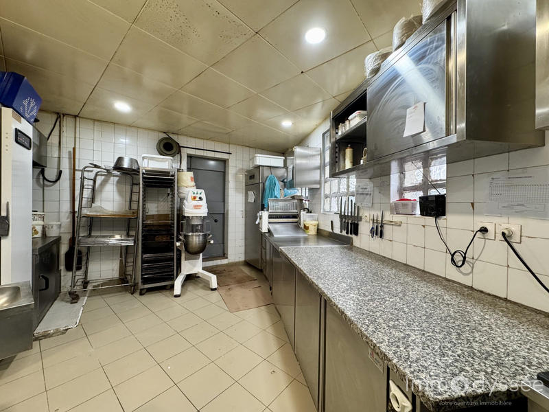 Local commercial - 189 m² - 3 pièces