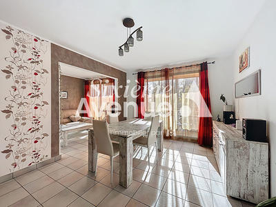 Appartement - 80 m² - 4 pièces