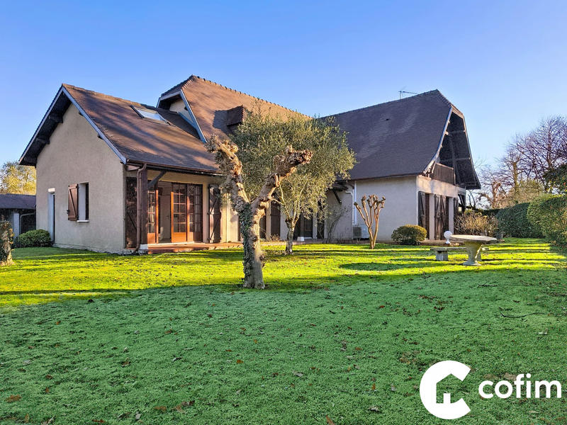 Maison - 209 m² - 8 pièces