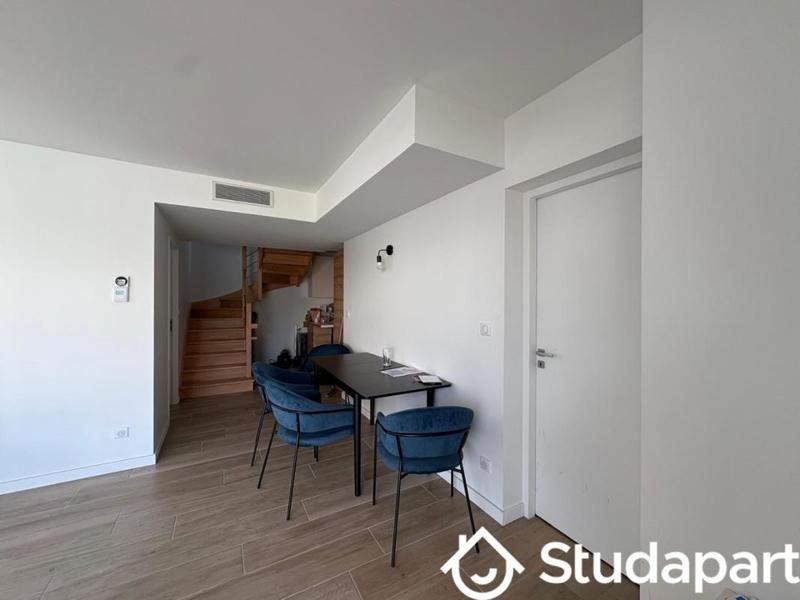 Chambre - 13 m² - 1 pièce