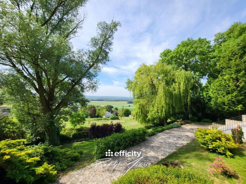 Maison - 180 m² - 8 pièces