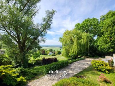 Maison - 180 m² - 8 pièces