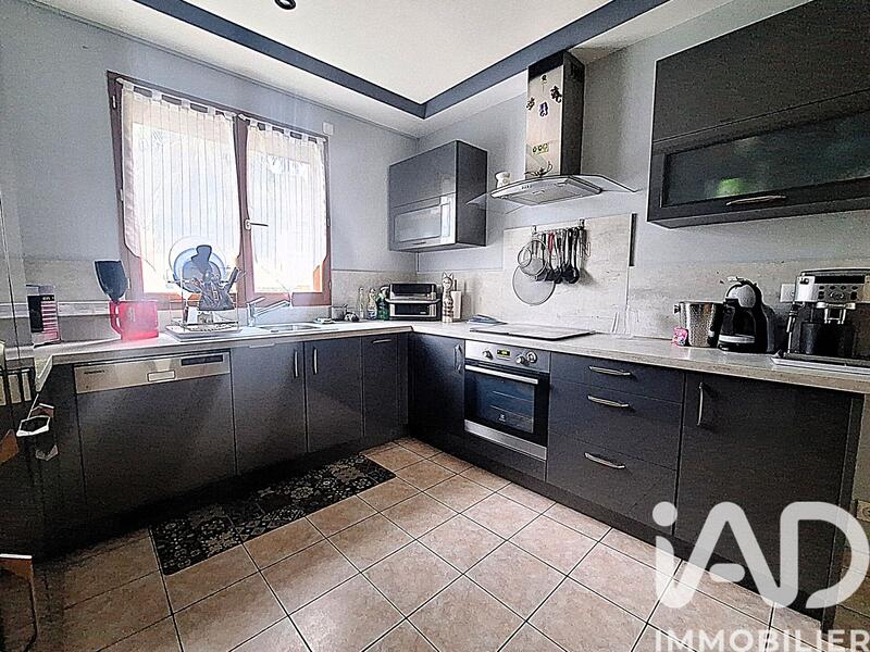 Maison - 180 m² - 5 pièces