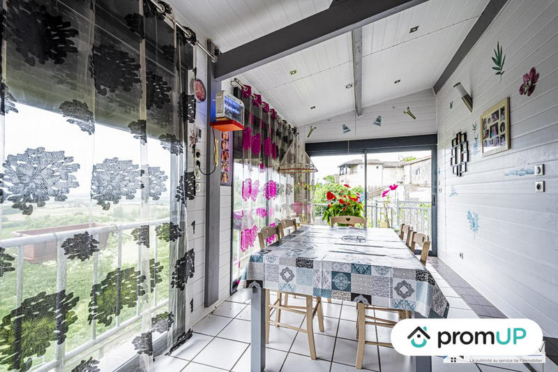 Maison - 202 m² - 5 pièces