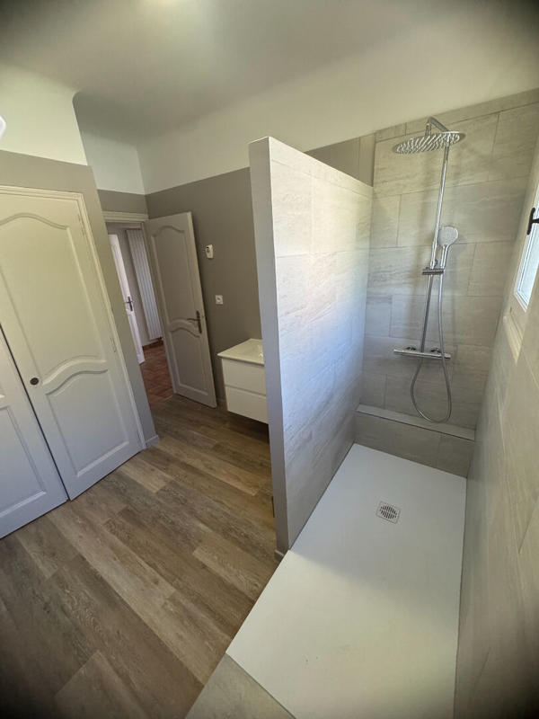 Maison - 202 m² - 7 pièces