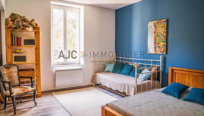 Propriété - 306 m² - 9 pièces