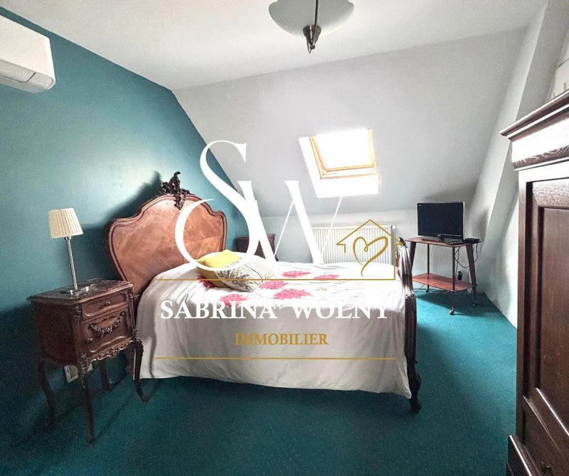 Maison traditionnelle - 195 m² - 6 pièces