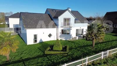 Maison contemporaine - 162 m² - 5 pièces