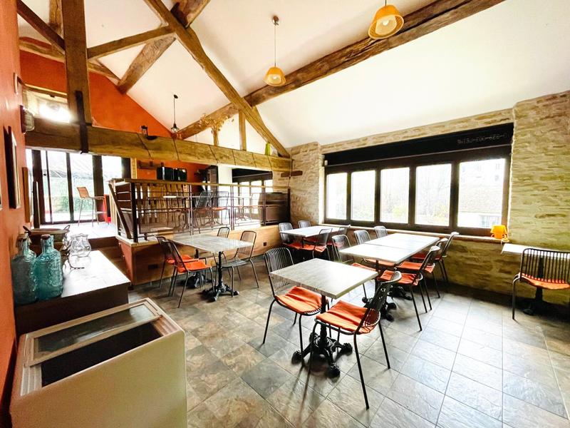 Maison - 359 m² - 4 pièces