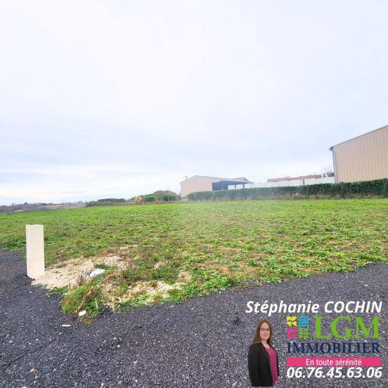 Terrain constructible - 883 m²