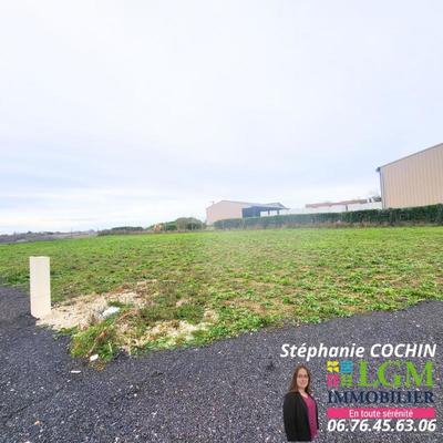 Terrain constructible - 883 m²