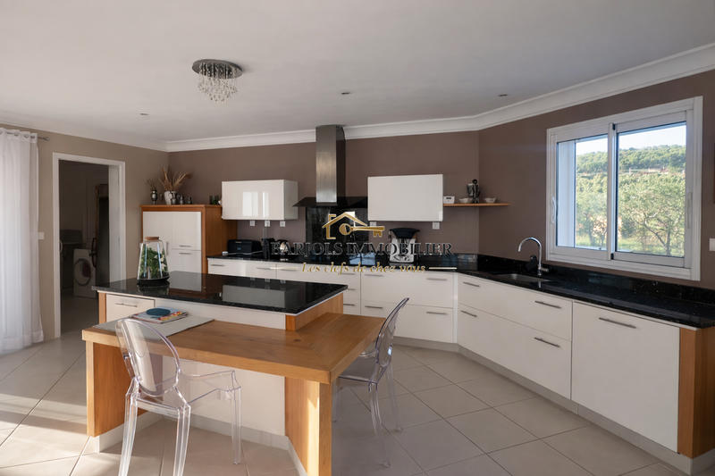 Villa - 175 m² - 6 pièces