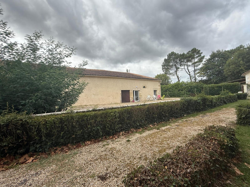 Maison - 512 m² - 11 pièces