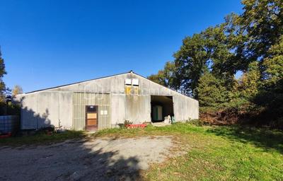 Maison - 375 m² - 2 pièces