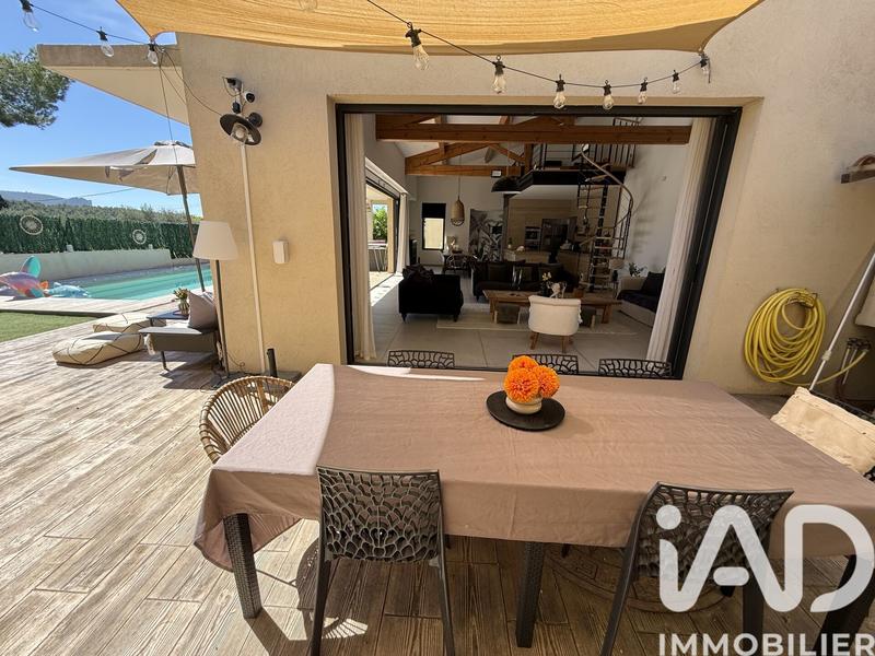 Maison - 185 m² - 5 pièces