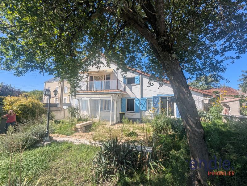 Maison - 85 m² - 4 pièces