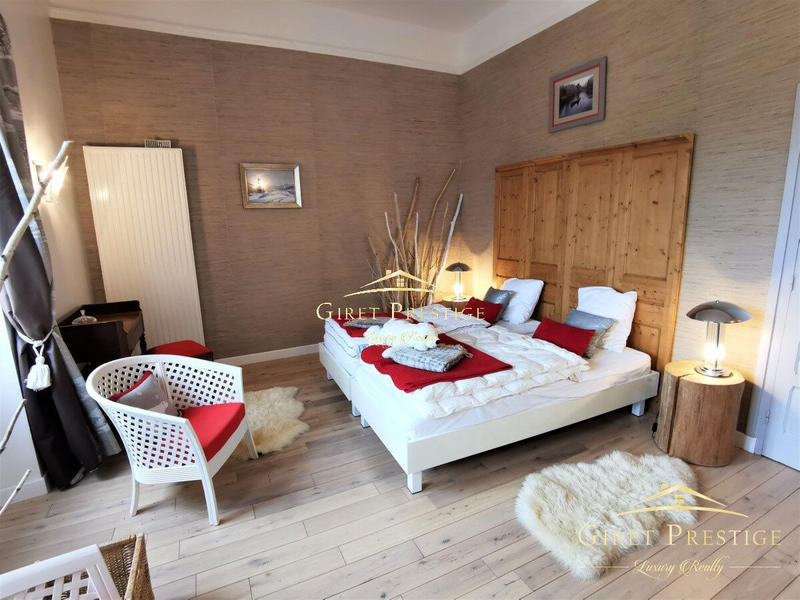 Maison - 600 m² - 12 pièces