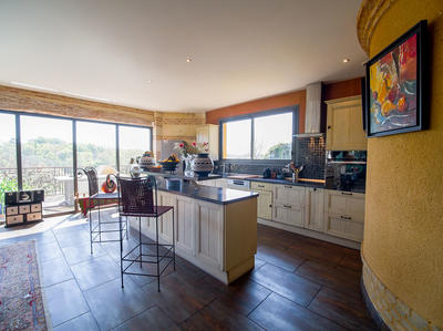 Maison - 210 m² - 5 pièces