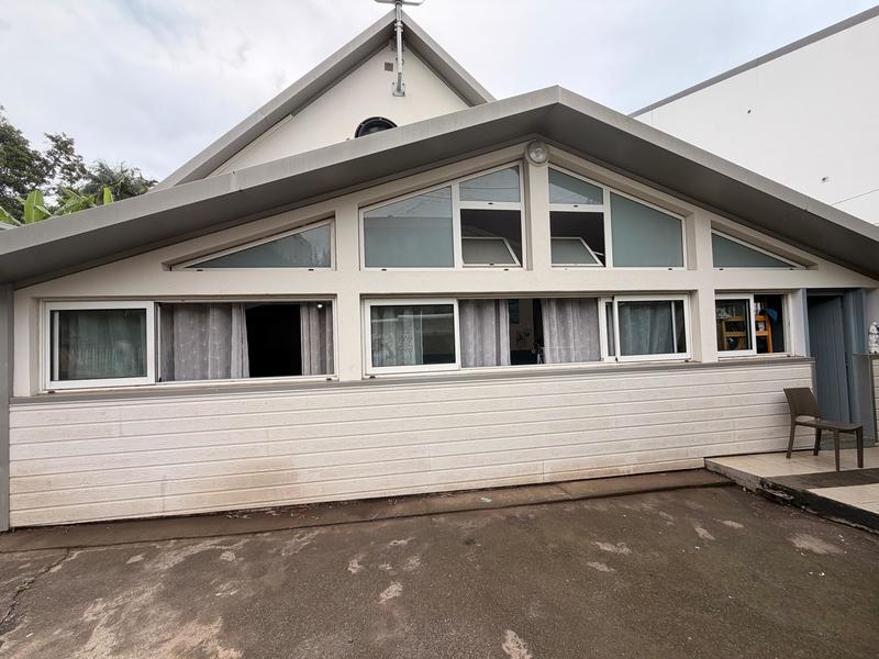 Maison - 205 m² - 9 pièces