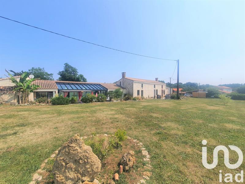 Maison - 360 m² - 8 pièces