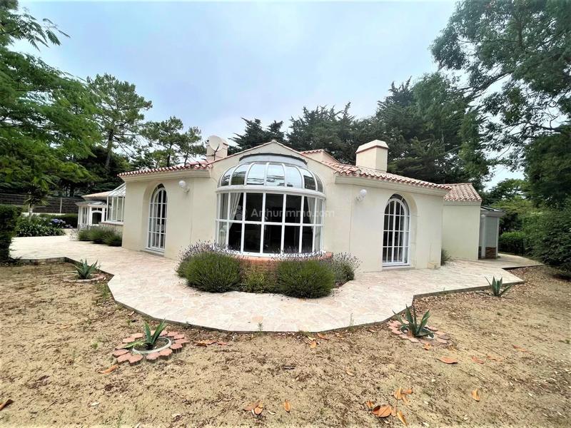 Maison - 343 m² - 7 pièces