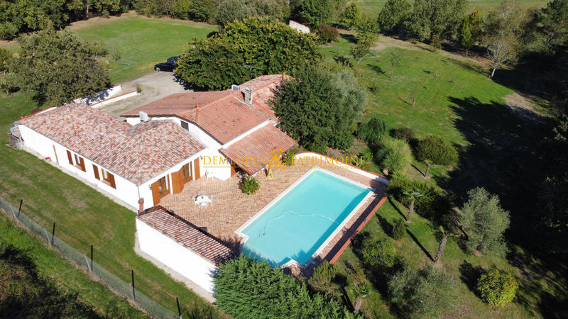 Maison - 194 m² - 5 pièces