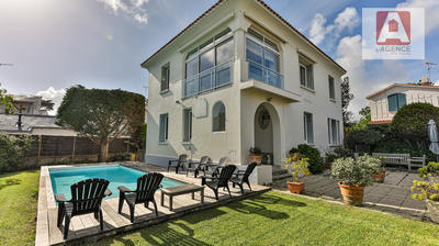 Maison - 178 m² - 8 pièces