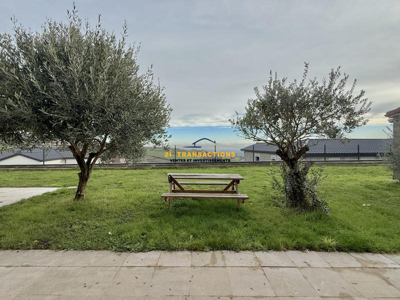 Maison - 220 m² - 8 pièces