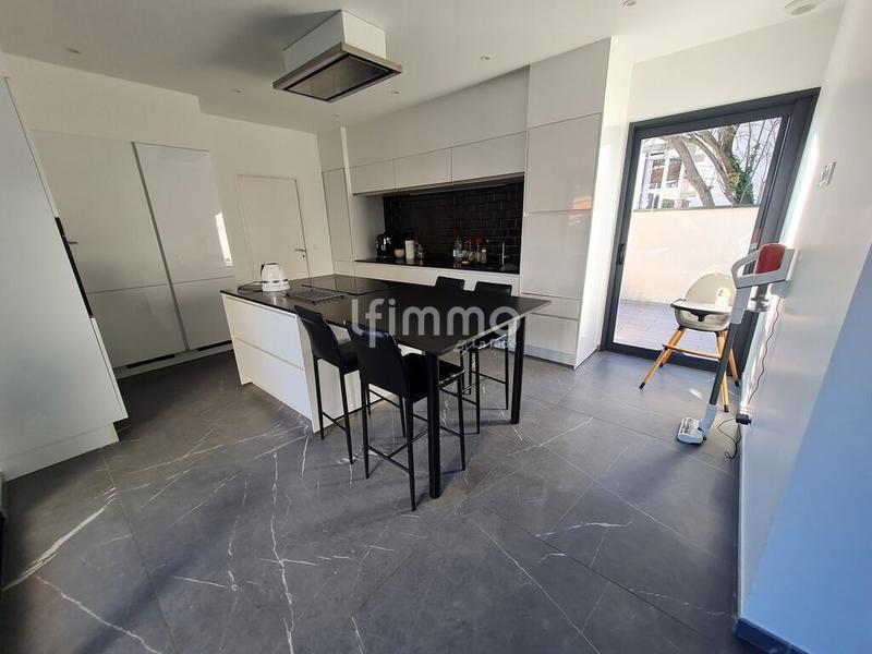 Châlet - 141 m² - 6 pièces