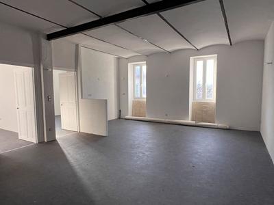 Maison - 275 m² - 12 pièces