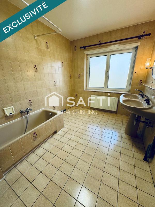 Maison - 239 m² - 7 pièces