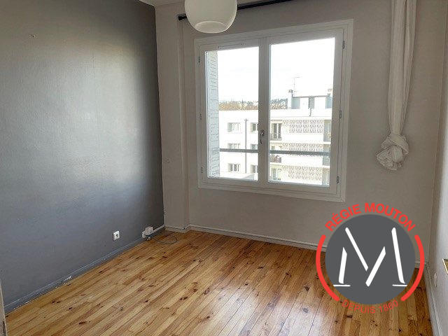 Appartement - 102 m² - 5 pièces