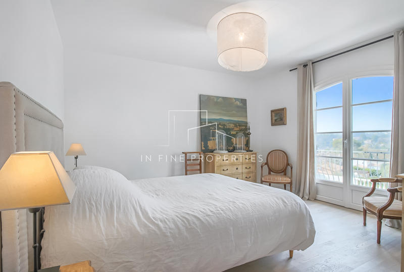 Maison - 180 m² - 6 pièces