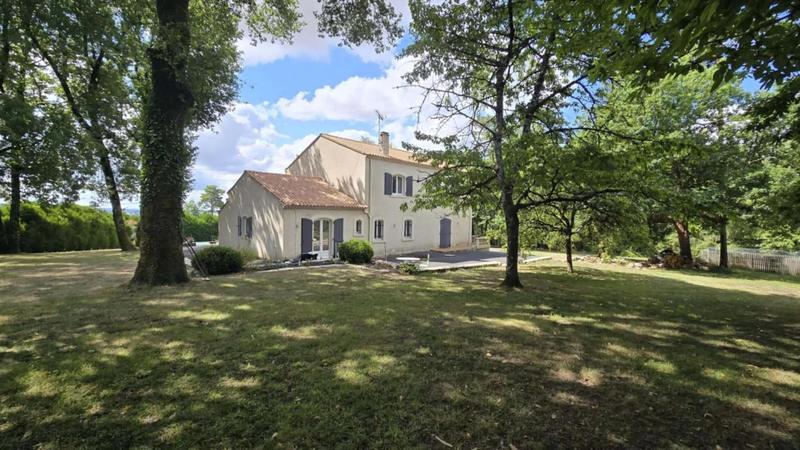 Maison de campagne - 240 m² - 9 pièces