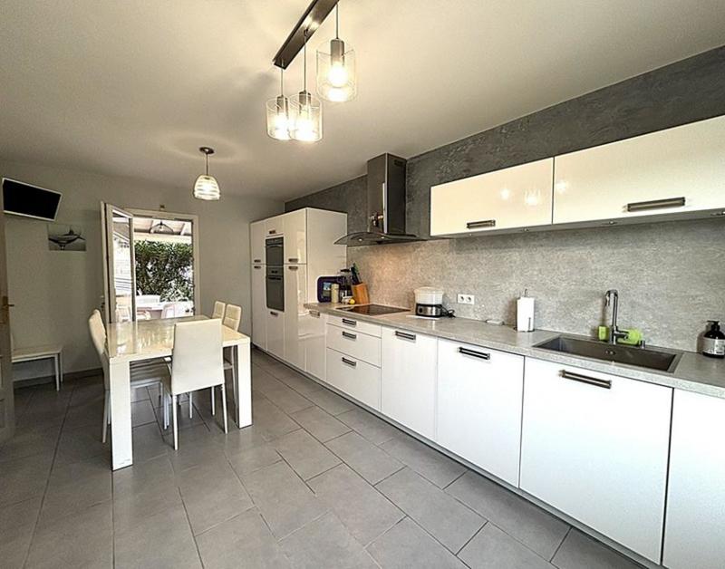 Villa - 170 m² - 8 pièces