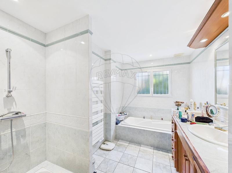 Villa - 177 m² - 6 pièces