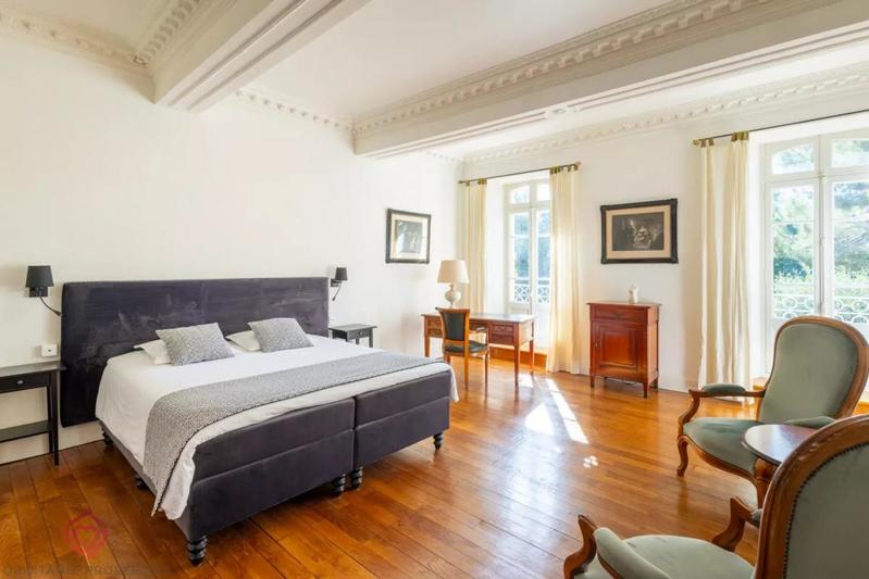 Maison de maîtres - 540 m² - 13 pièces