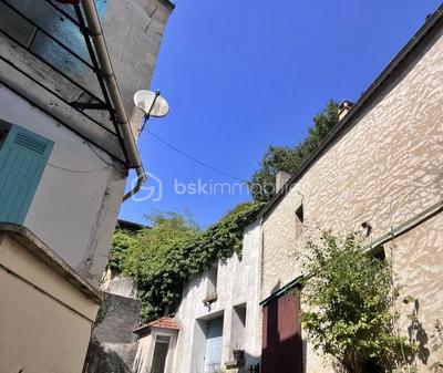 Maison - 232 m² - 9 pièces