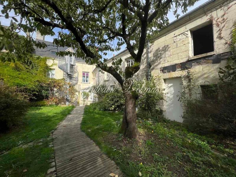 Demeure - 2 000 m² - 25 pièces