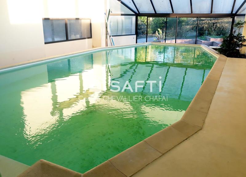 Maison - 235 m² - 11 pièces