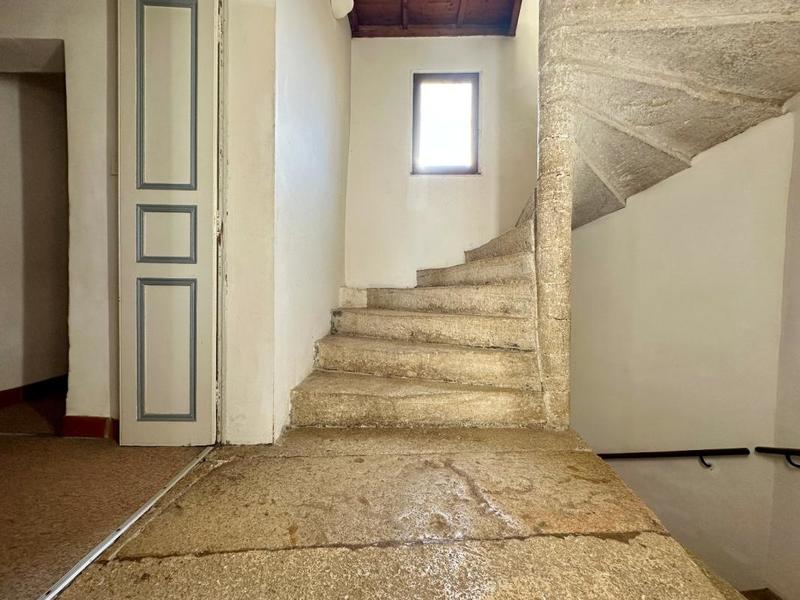 Maison - 260 m² - 9 pièces