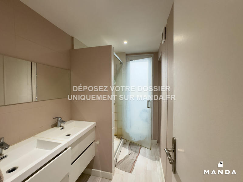 Chambre - 10 m² - 5 pièces