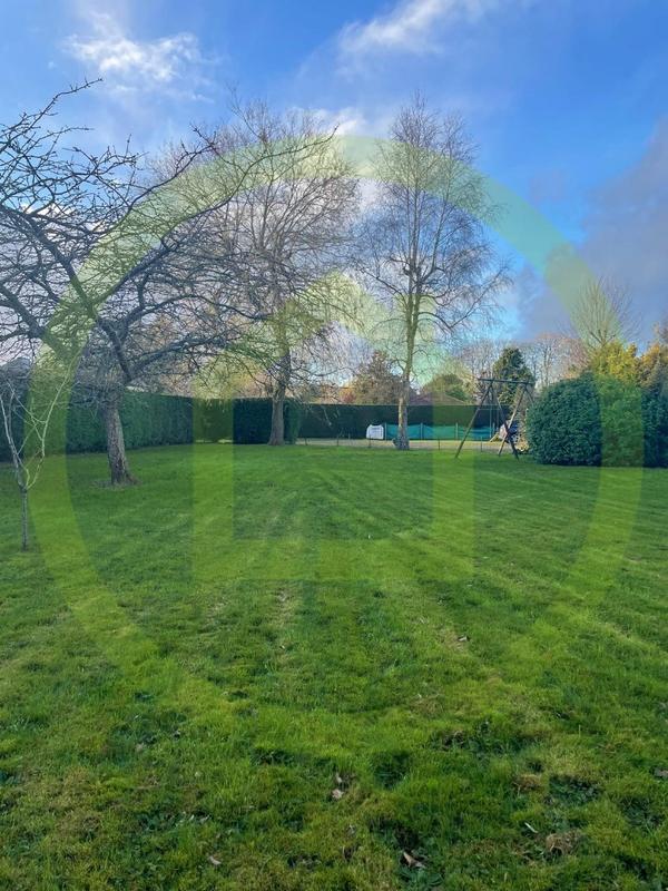 Maison - 220 m² - 9 pièces