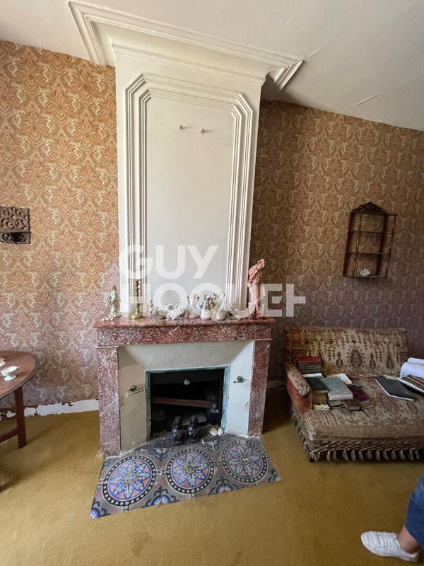 Maison - 235 m² - 10 pièces